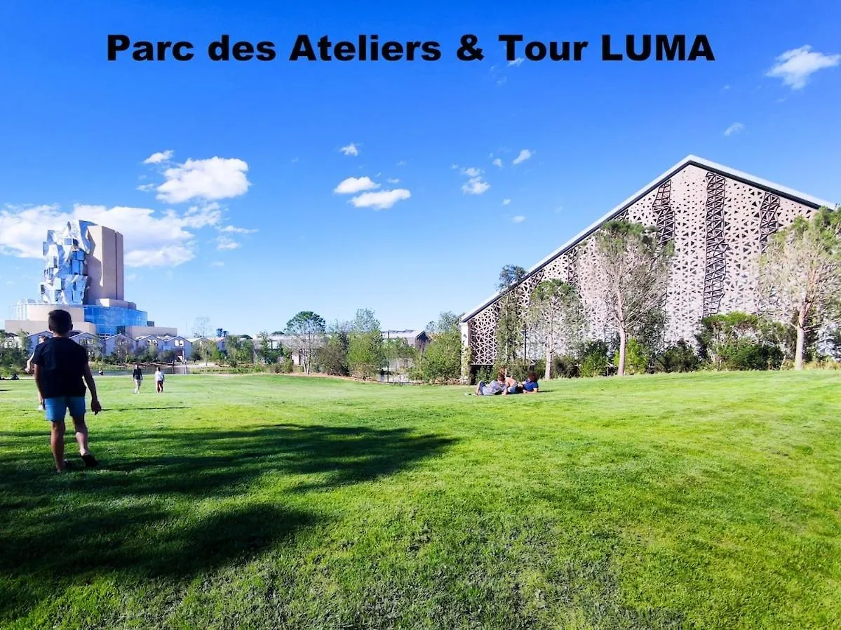 Rooftop De La Roquette Terrasse Clim Αρλ Γαλλία